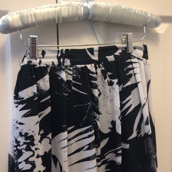 🆕 Vince Camuto High Low Skirt - Picture 6 of 8